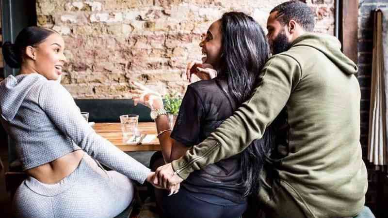 Side Chick