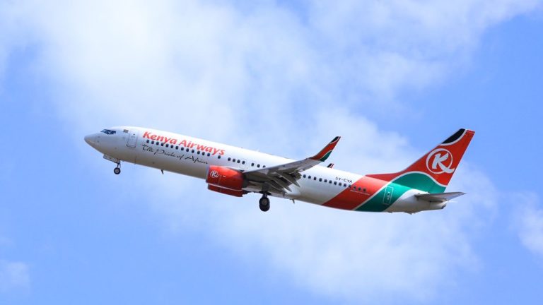 Kenya Airways Boeing 737 - 800